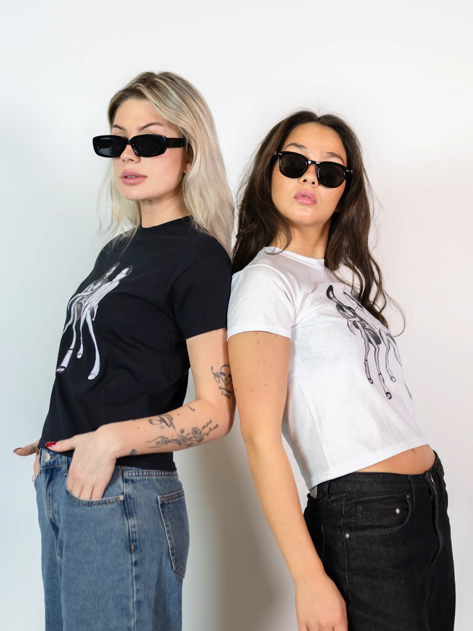 SUPERMODELS BABY TEE - SVART